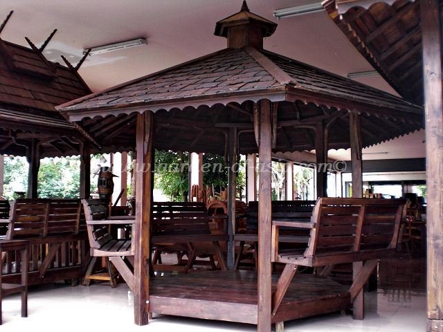 Asian pavilion - Code: "RT 2", made of hardwood  suitable for 10 persons / free table included dimension* , base 250 cm (diameter measured)