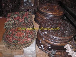 wood-carvings-mixed-round-items