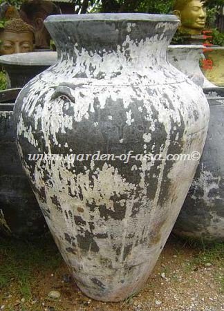 GAKM 033 L antique urn